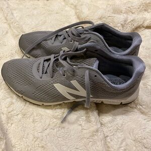 New Balance gray ultra soft inserts gumshoes size 9